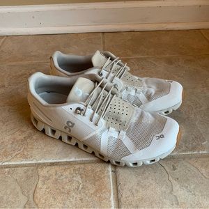 On Cloud 5 White Sand Swiss Engineering Running Sneakers